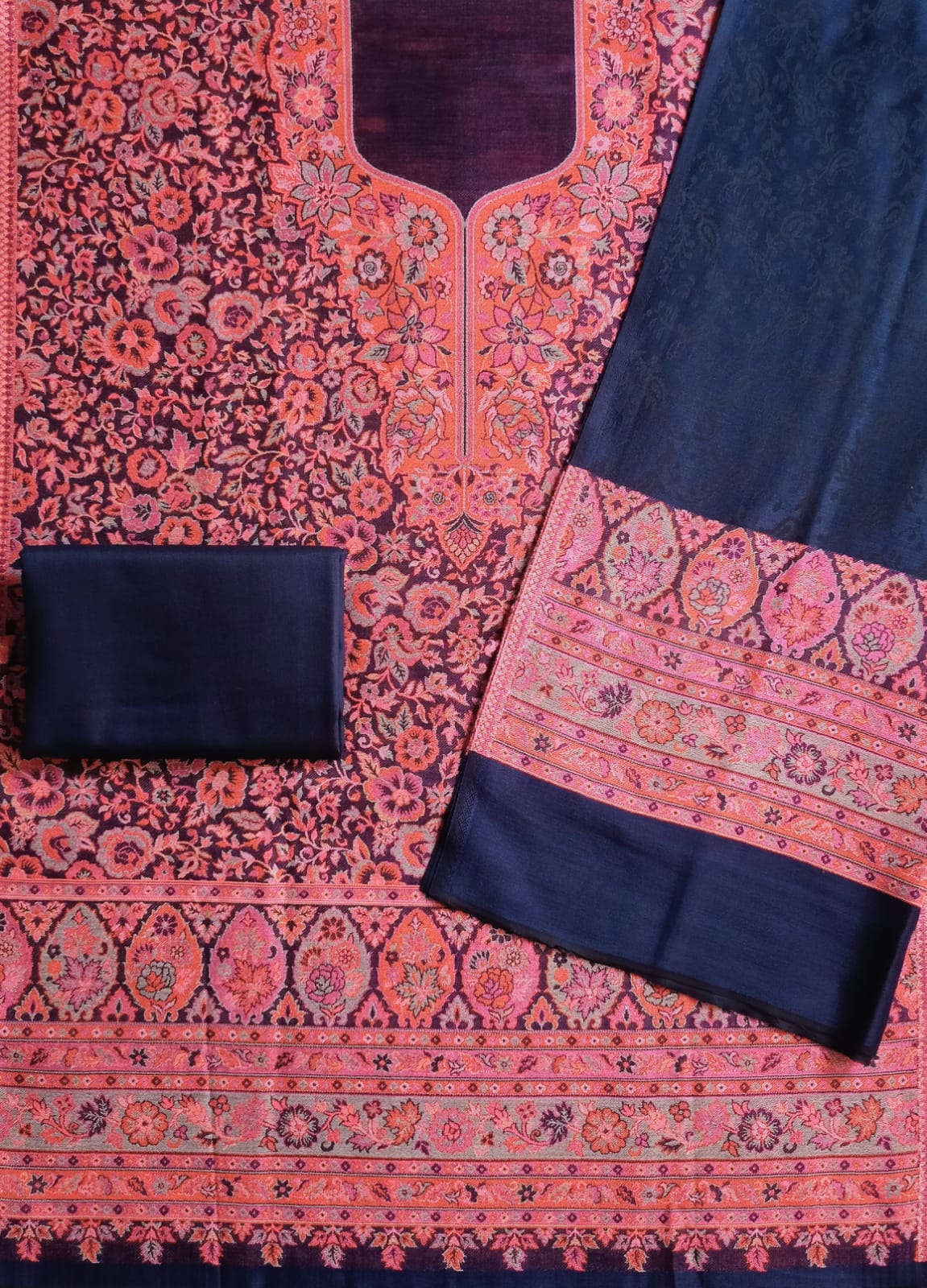 Woolen Suit Set unstitched with Palla Stole - Image 4