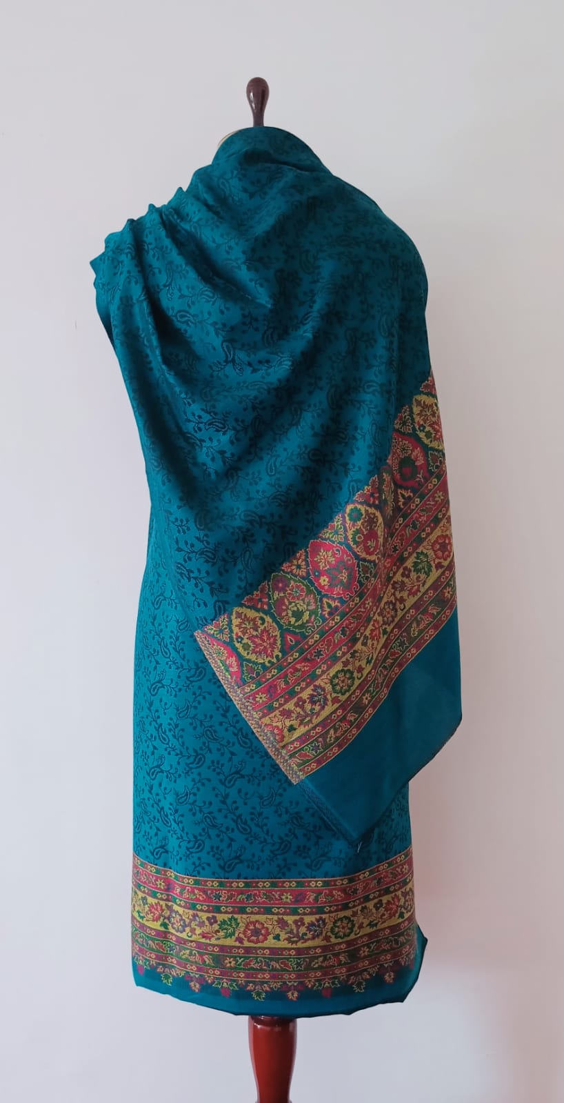 Woolen Suit Set unstitched with Palla Stole - Image 5