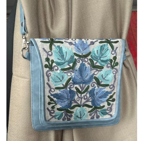 flower-power-sling-bag-light-blue